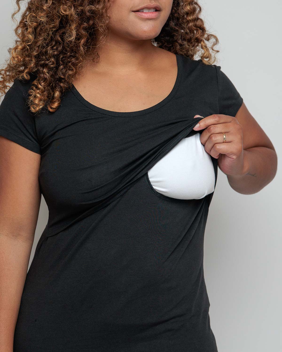 Nursing T-shirt in Black for breastfeeding